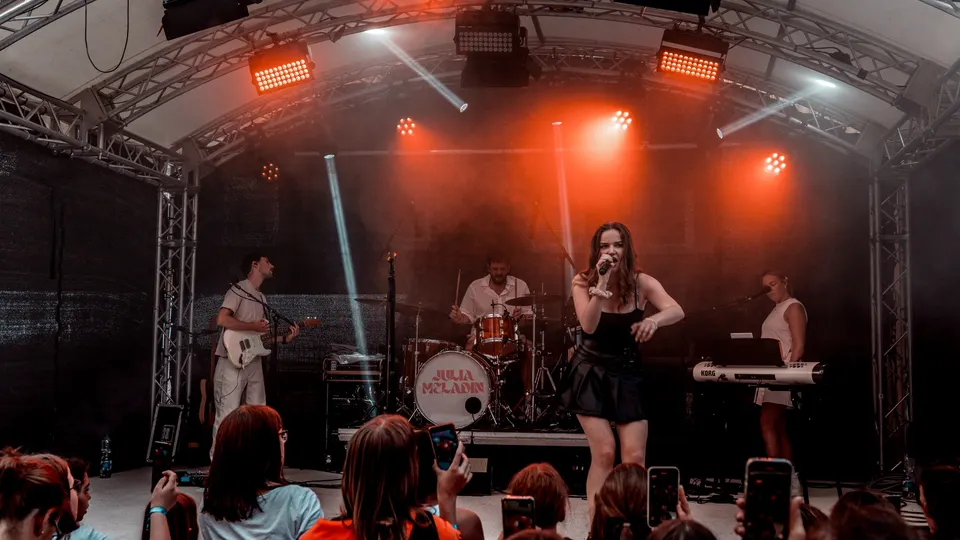 Band on stage — Julia Meladin in Alfeld 2025.