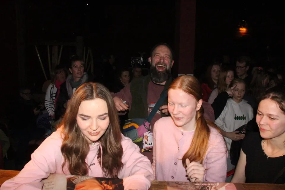 Post-show signing moment with Julia Meladin.
