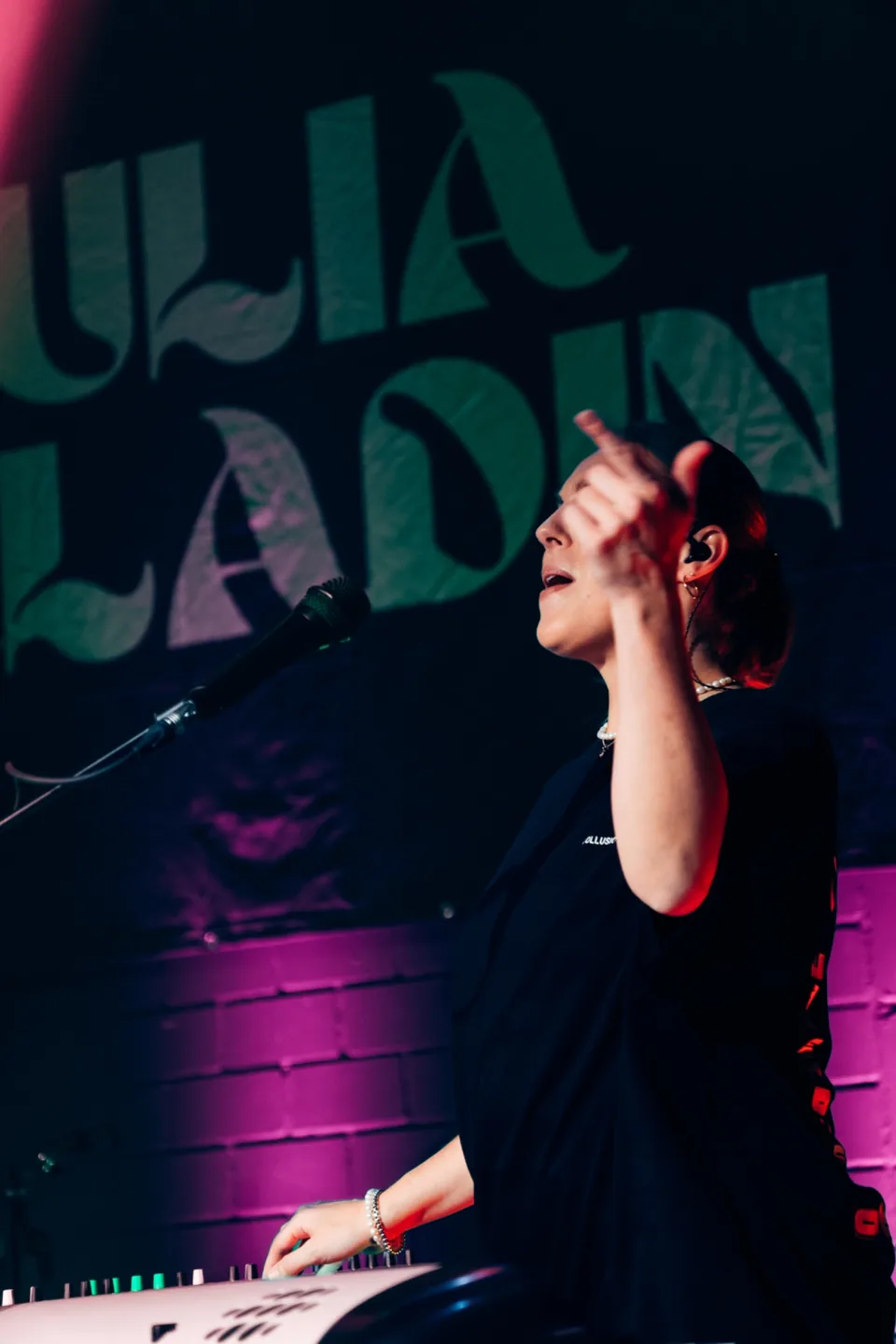 Perlen um den Hals Tour 2025 — photography by Real Marvin Creative.